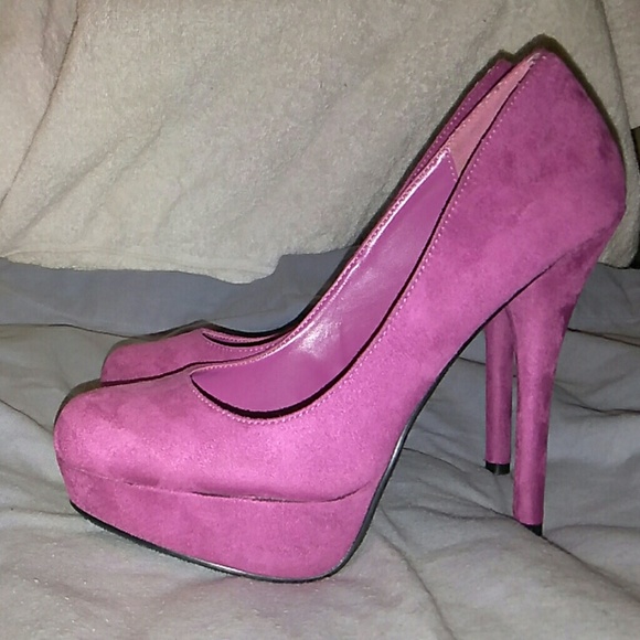 Heels - Picture 2 of 5